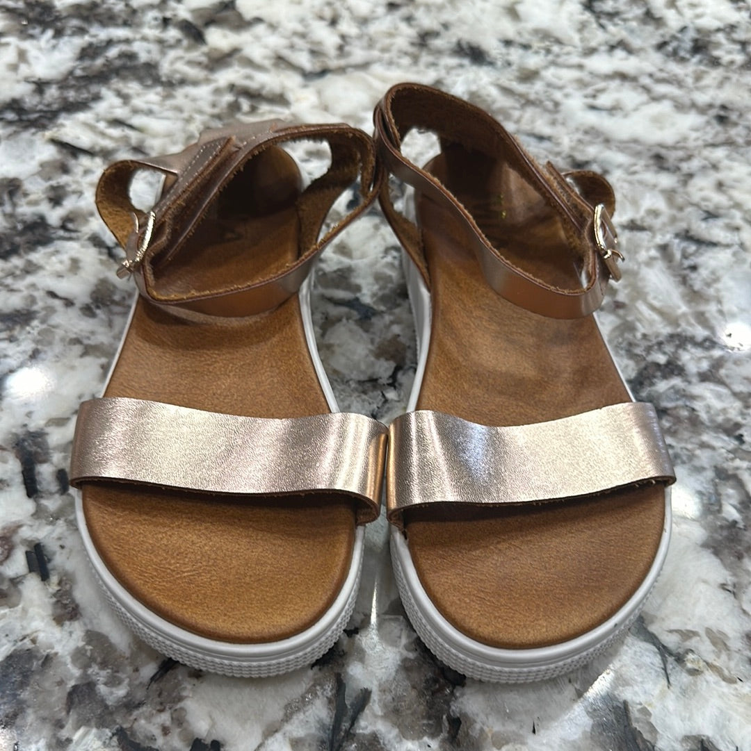 Girls Size 3 youth Mia rose gold sandals - good used condition