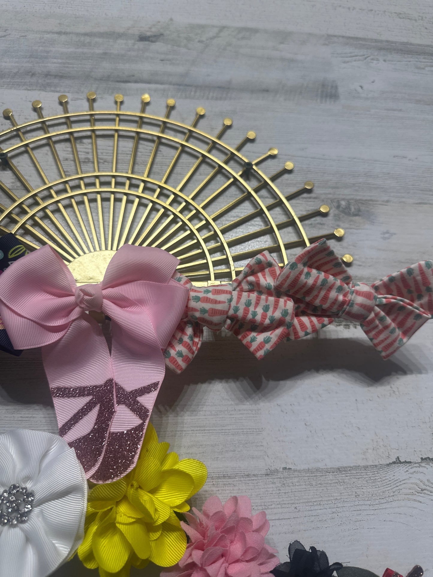 Lot of 25 Various Hair Accessories on Alligator Clips - Good Used Condition