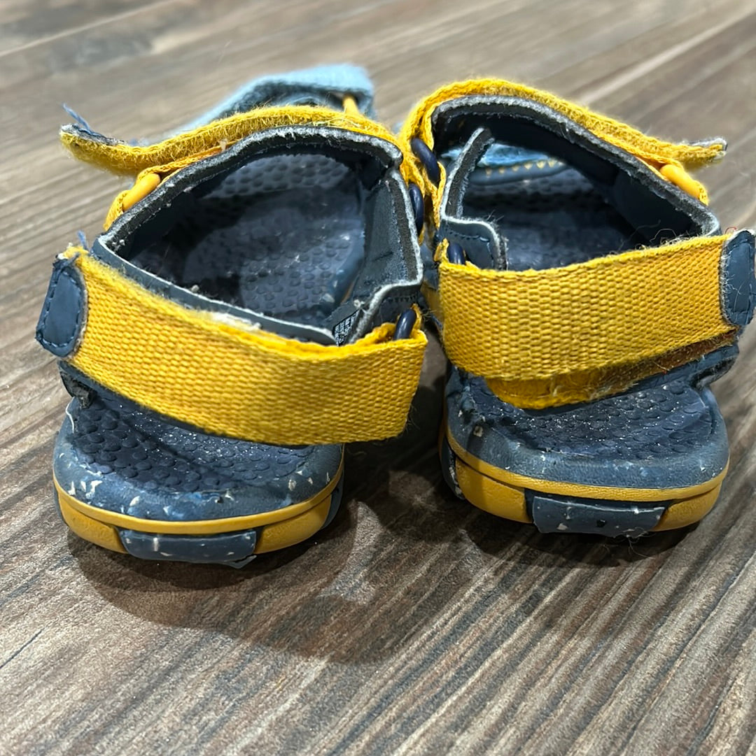 Boys Size 8 (Toddler) Wonder Nation Sandals - Good Used Condition