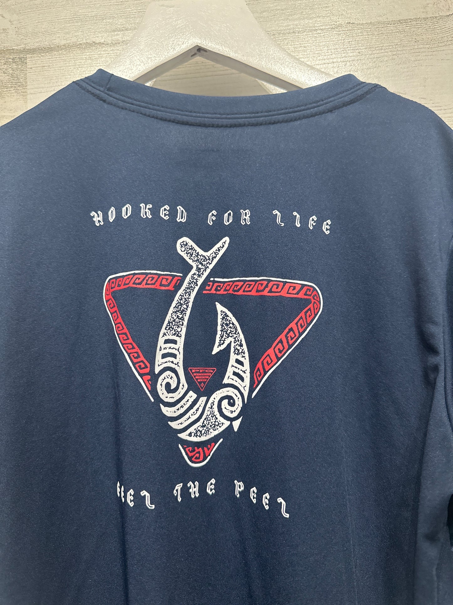 Boys Size 14/16 Large Columbia PFG Drifit Navy Shirt - Good Used Condition