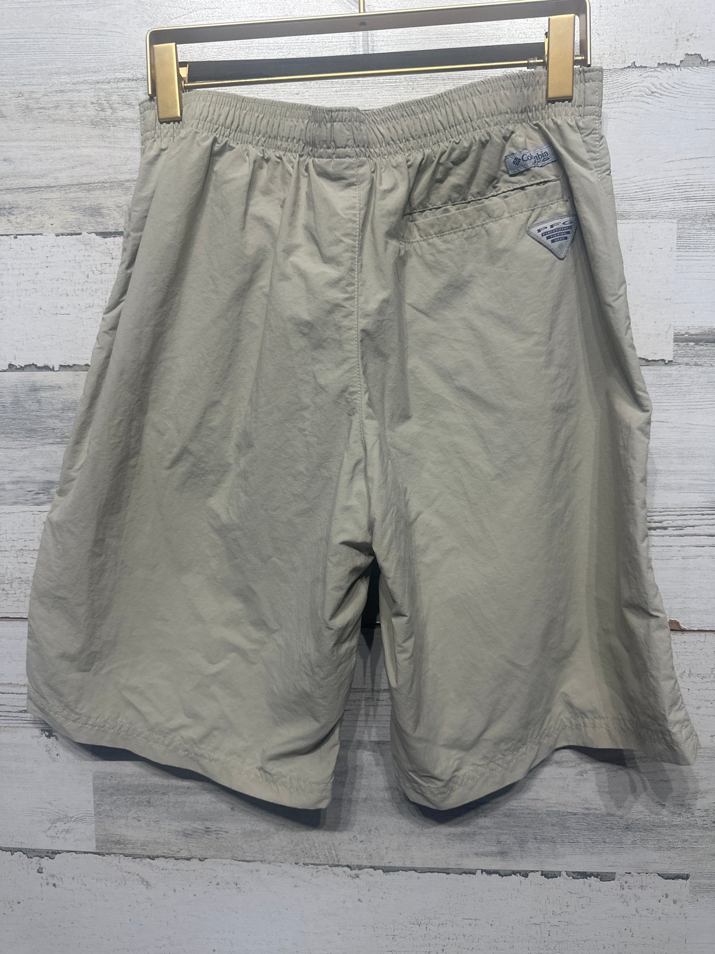Boys Preowned Size 14-16 (Large) Columbia Omni-Shade Performance Fishing Gear Khaki Shorts - Very Good Used Condition