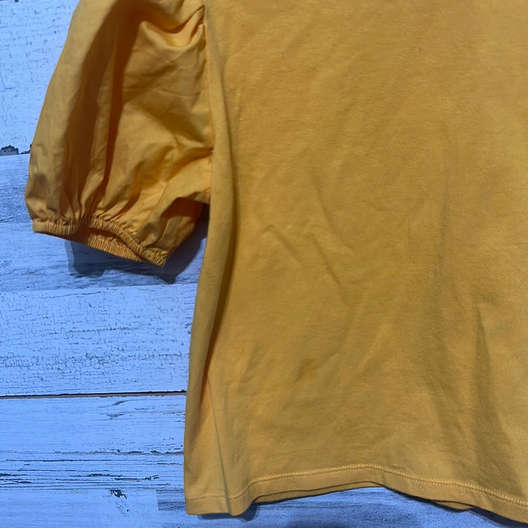 Girls Size Medium GB Girls shirt - play condition