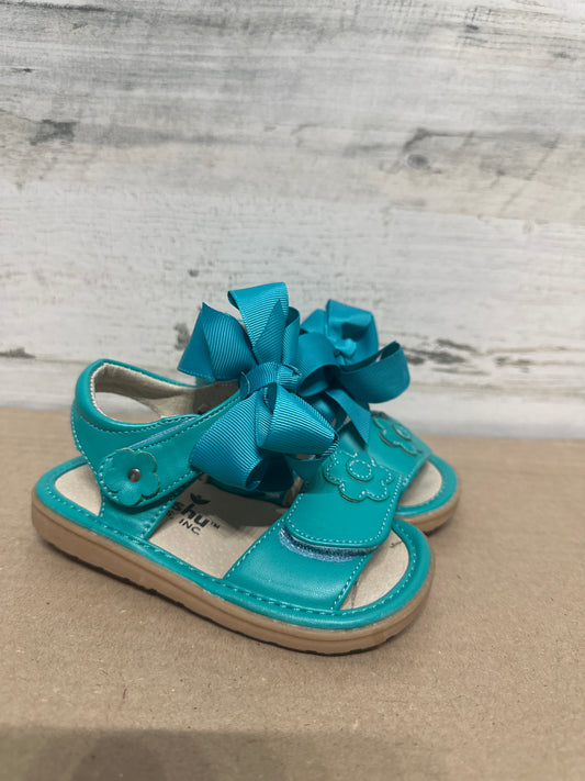 Size 8/24 Toddler Mooshu Trainers Squeaker Sandals with Detachable Bows  - Very Good Used Condition