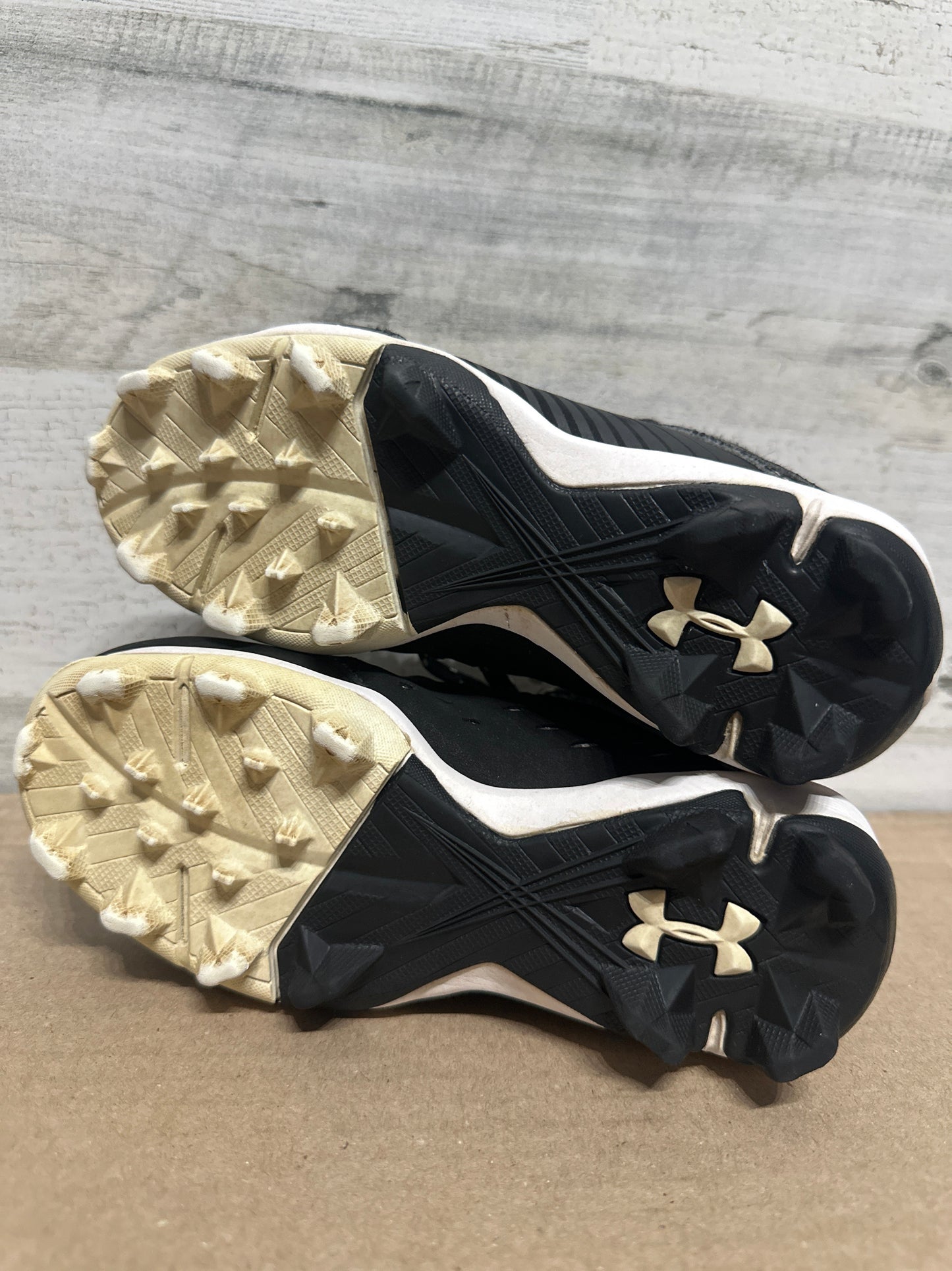 Size 12 (Little Kid) Under Armour Lead Off Baseball Cleats - Good Used Condition