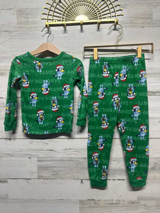 Fits Like Size 4t Bluey Holiday Pajama Set - Good Used Condition