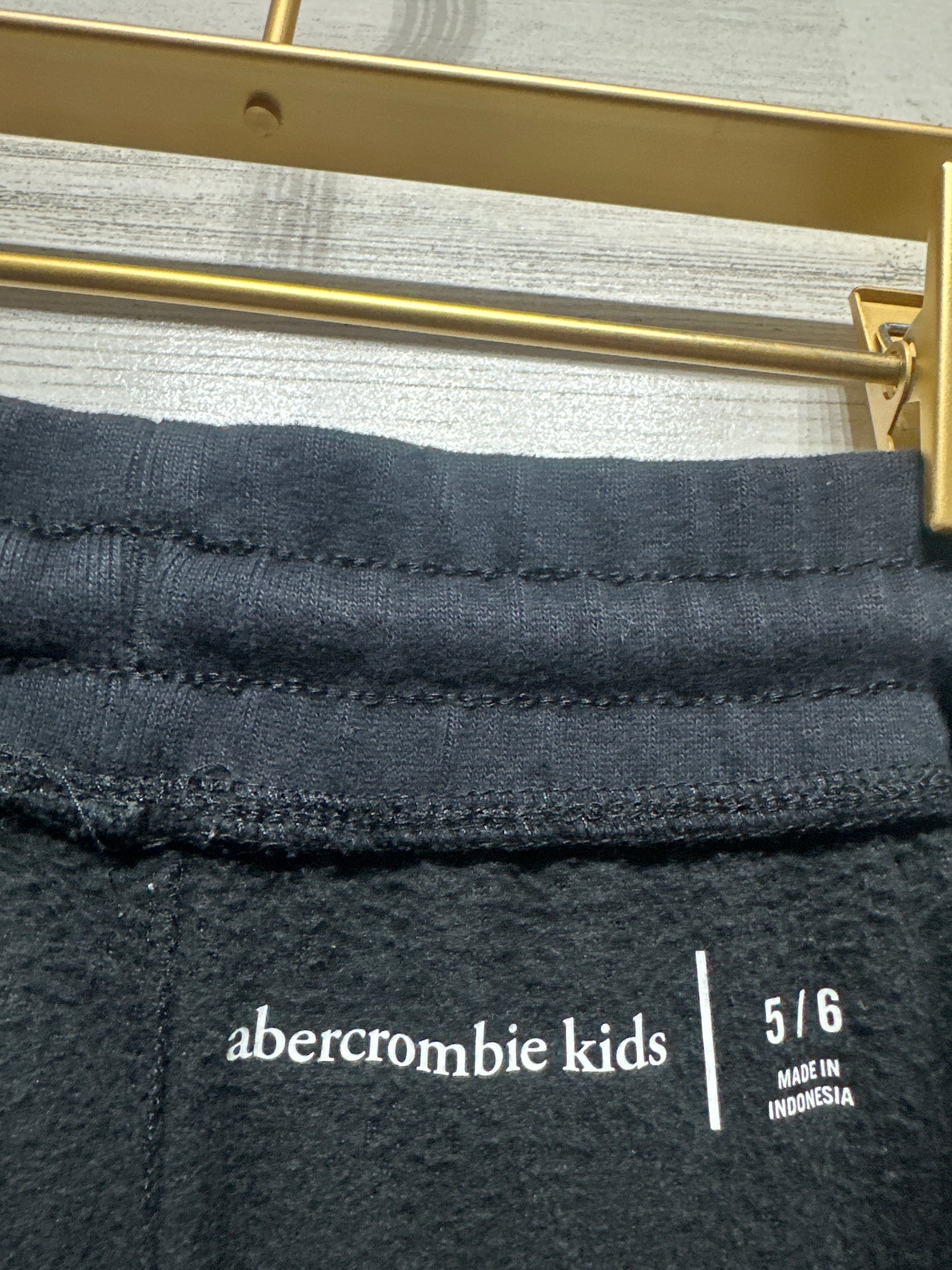 Boys Size 5/6 Abercrombie Kids Black Fleece Pants - Very Good Used Condition