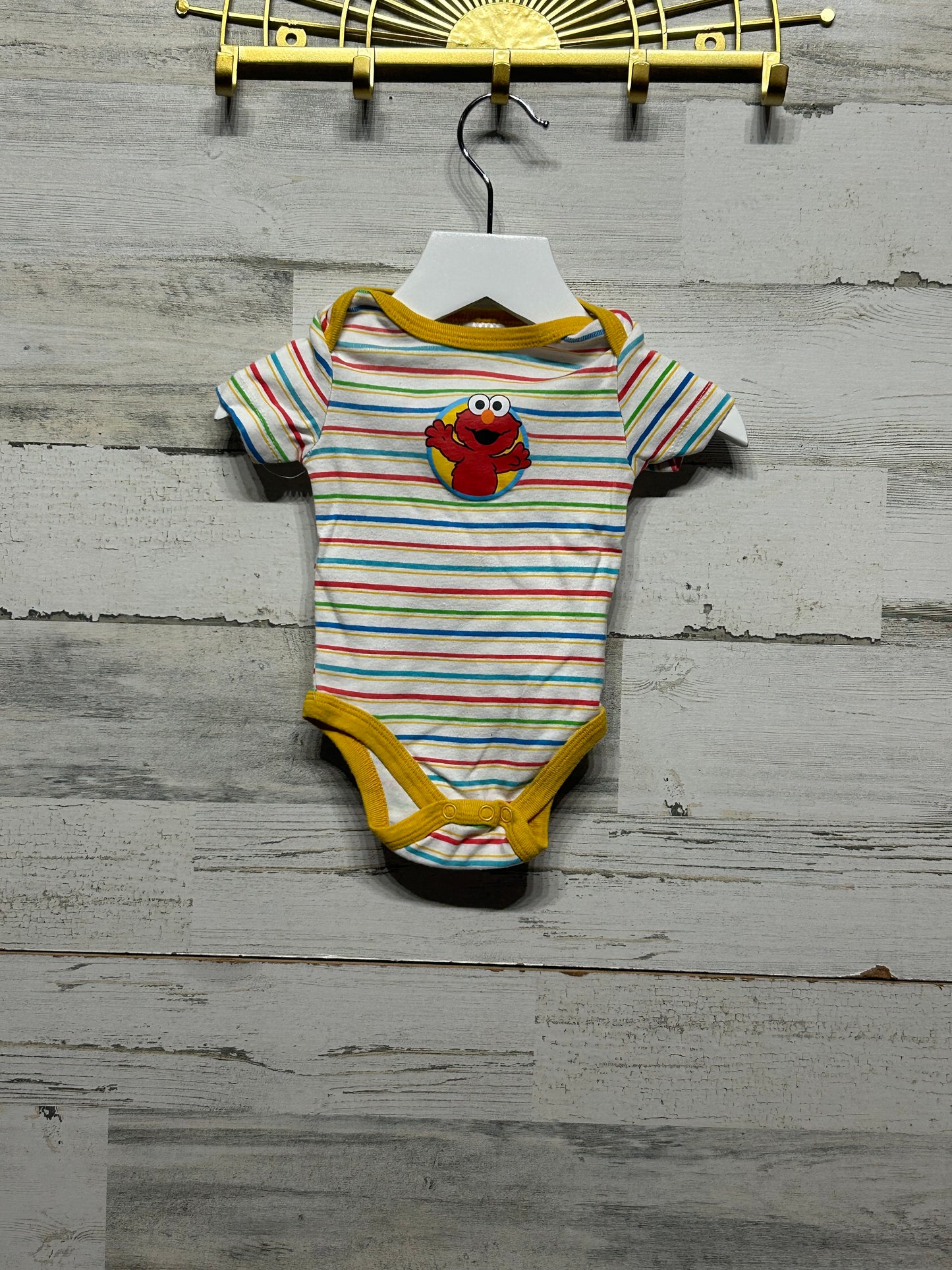 Boys Size 3-6m Sesame Street Elmo Bodysuit - Good Used Condition