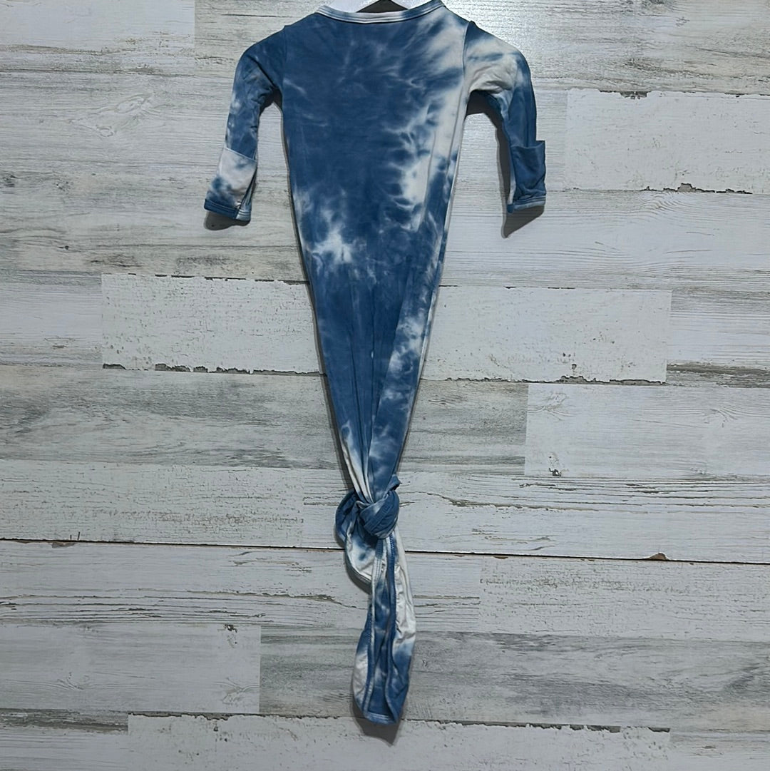Newborn Lou Lou Blue bamboo tie-dye knotted gown - very good used condition