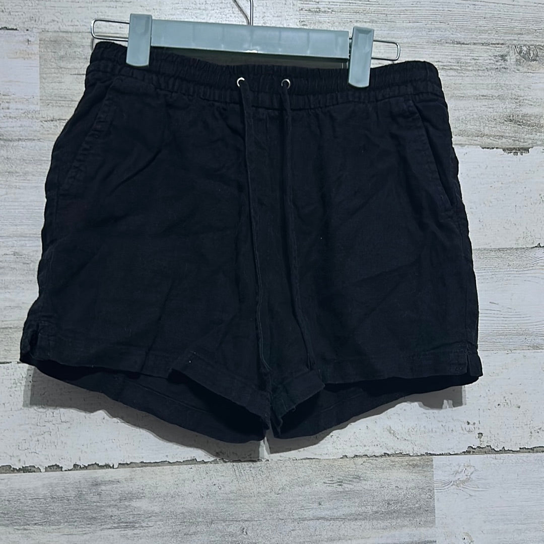 Women’s Size 2 HM LOGG black shorts - good used condition
