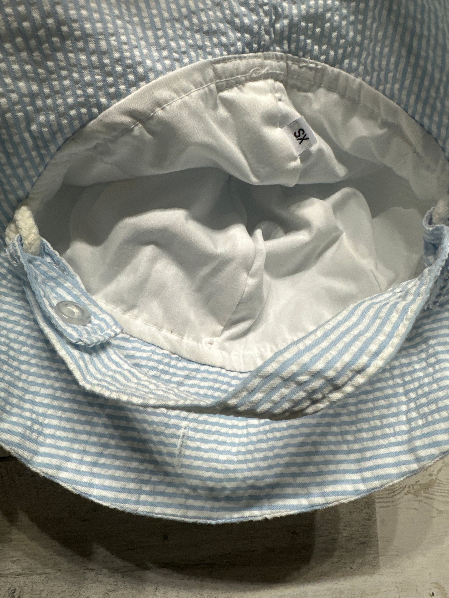 Boys Size 0-3m (XS) TBBC Blue Seersucker Beaufort Bucket Hat - Very Good Used Condition