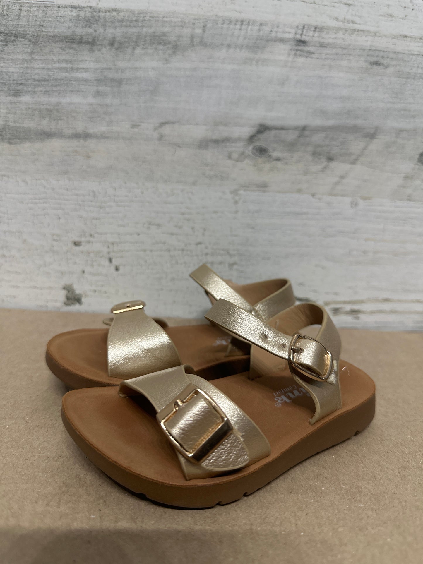 Girls Size 6 Toddler Link Gold Sandals - New Without Box