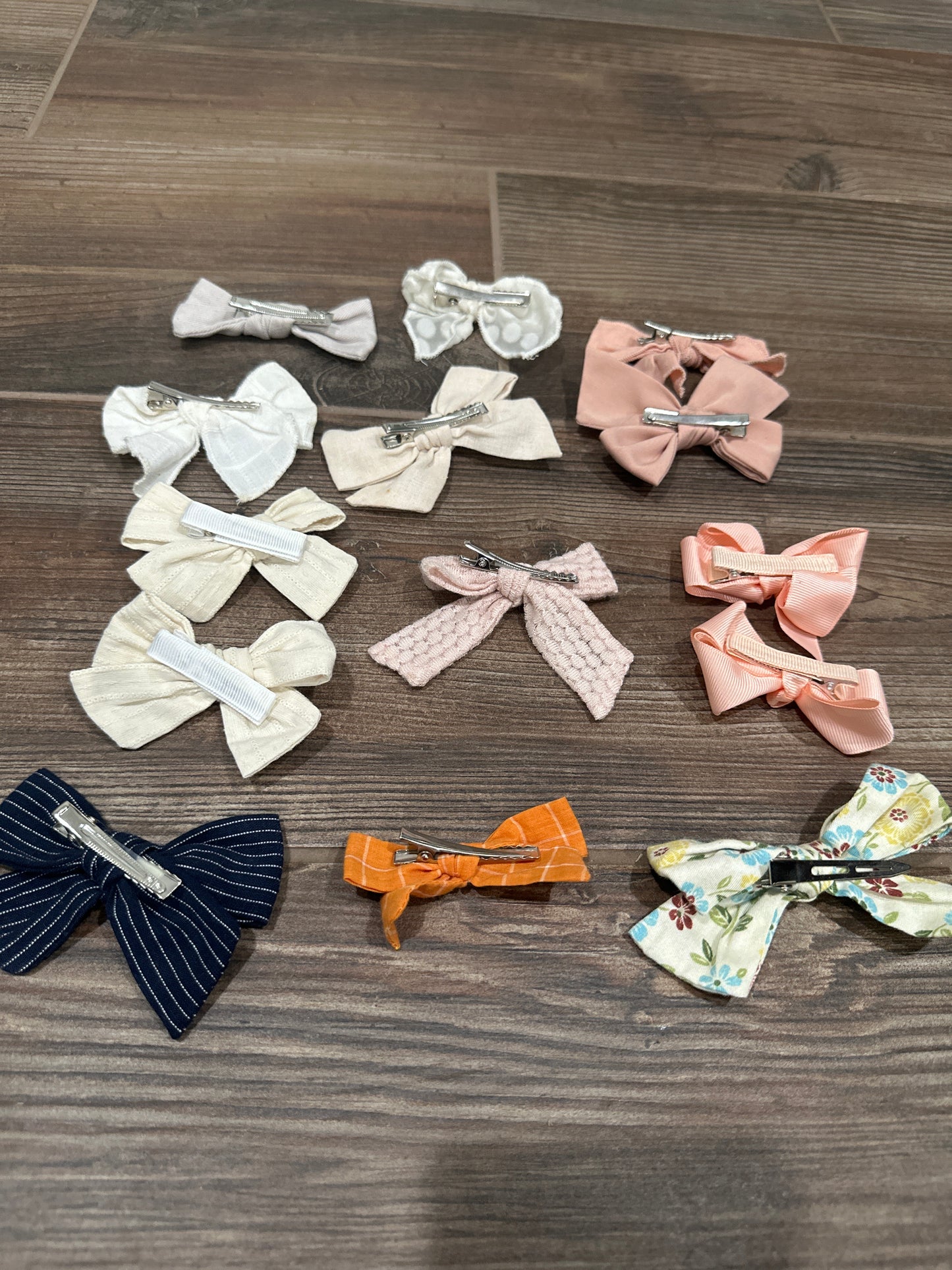 Girls Alligator Clip Bow Lot - Good Used Condition
