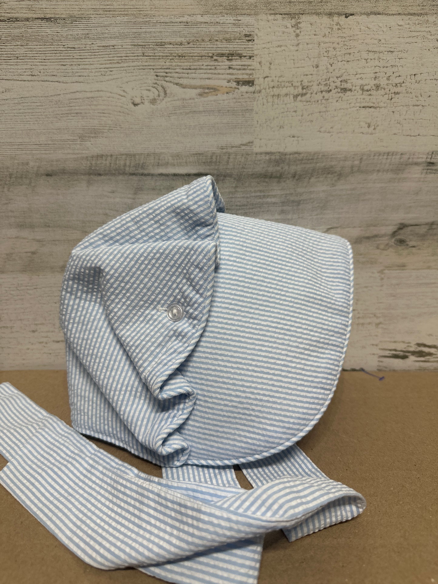 Girls Size L (18m - 3t) TBBC Seersucker Bonnet - New With Tags