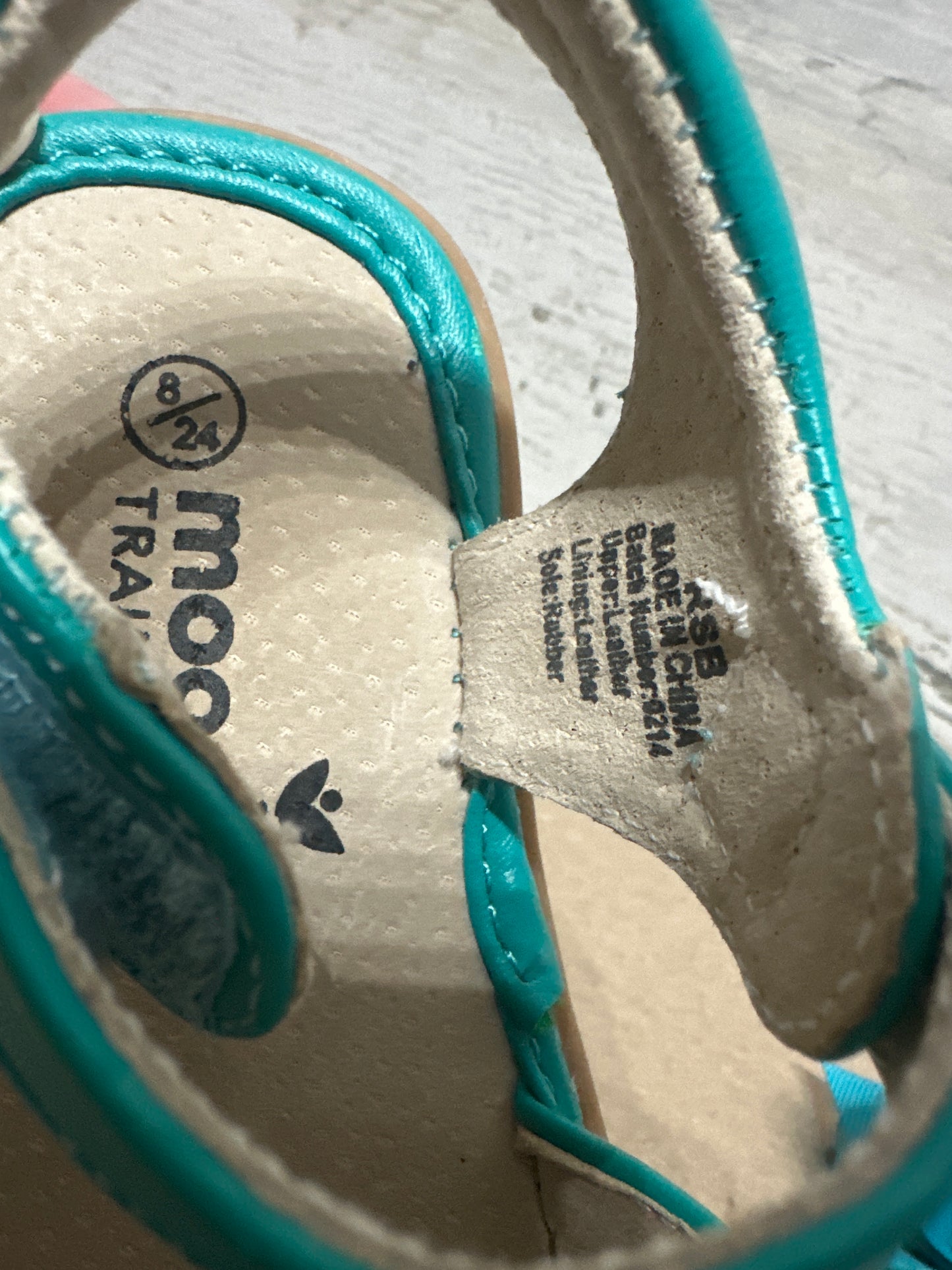 Size 8/24 Toddler Mooshu Trainers Squeaker Sandals with Detachable Bows - Very Good Used Condition