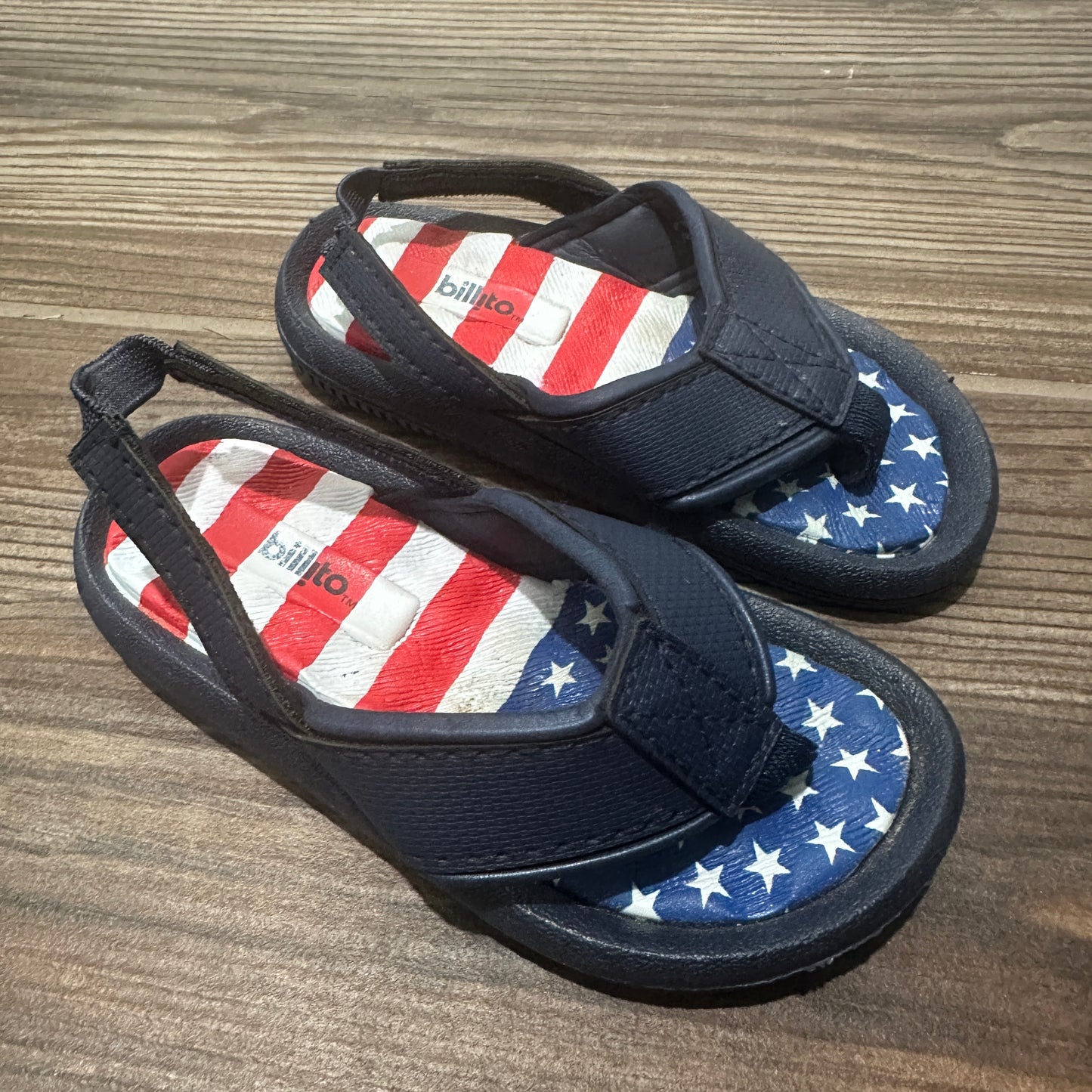 Boys Size 4-5 (Toddler) Billito Red White and Blue Flip Flops - Good Used Condition