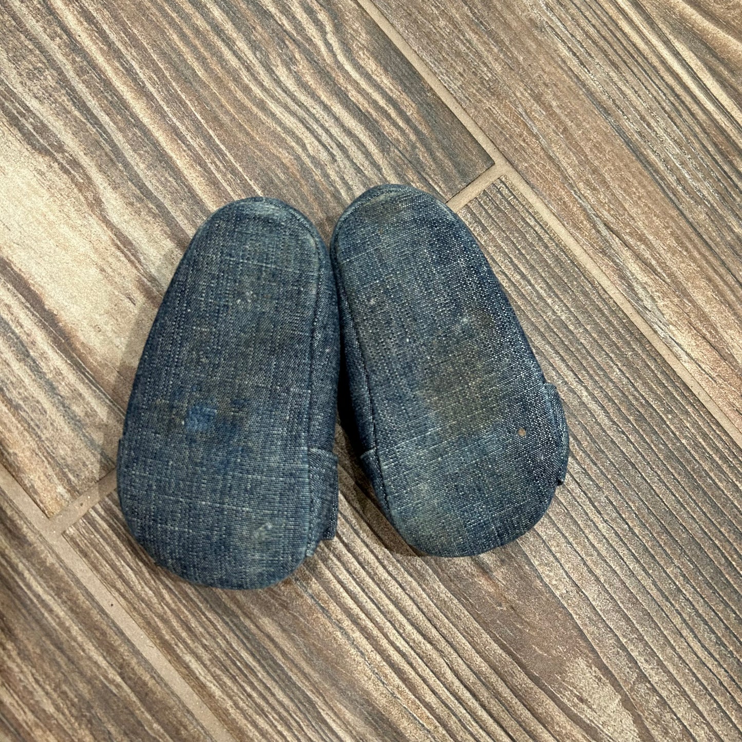 Size 6-12m (Infant) Chambray Bow Shoes - Good Used Condition