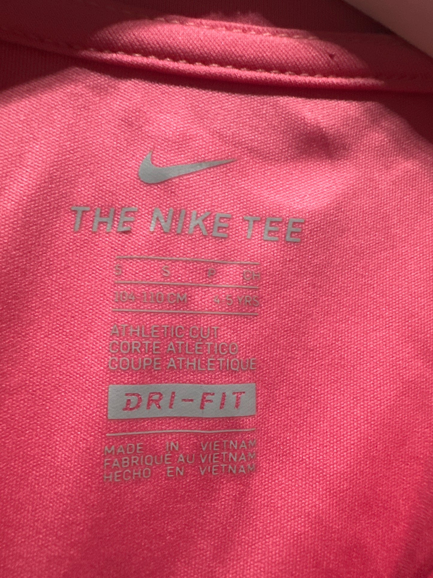 Girls Preowned Size 5 Nike Drifit Shirt - Very Good Used Condition