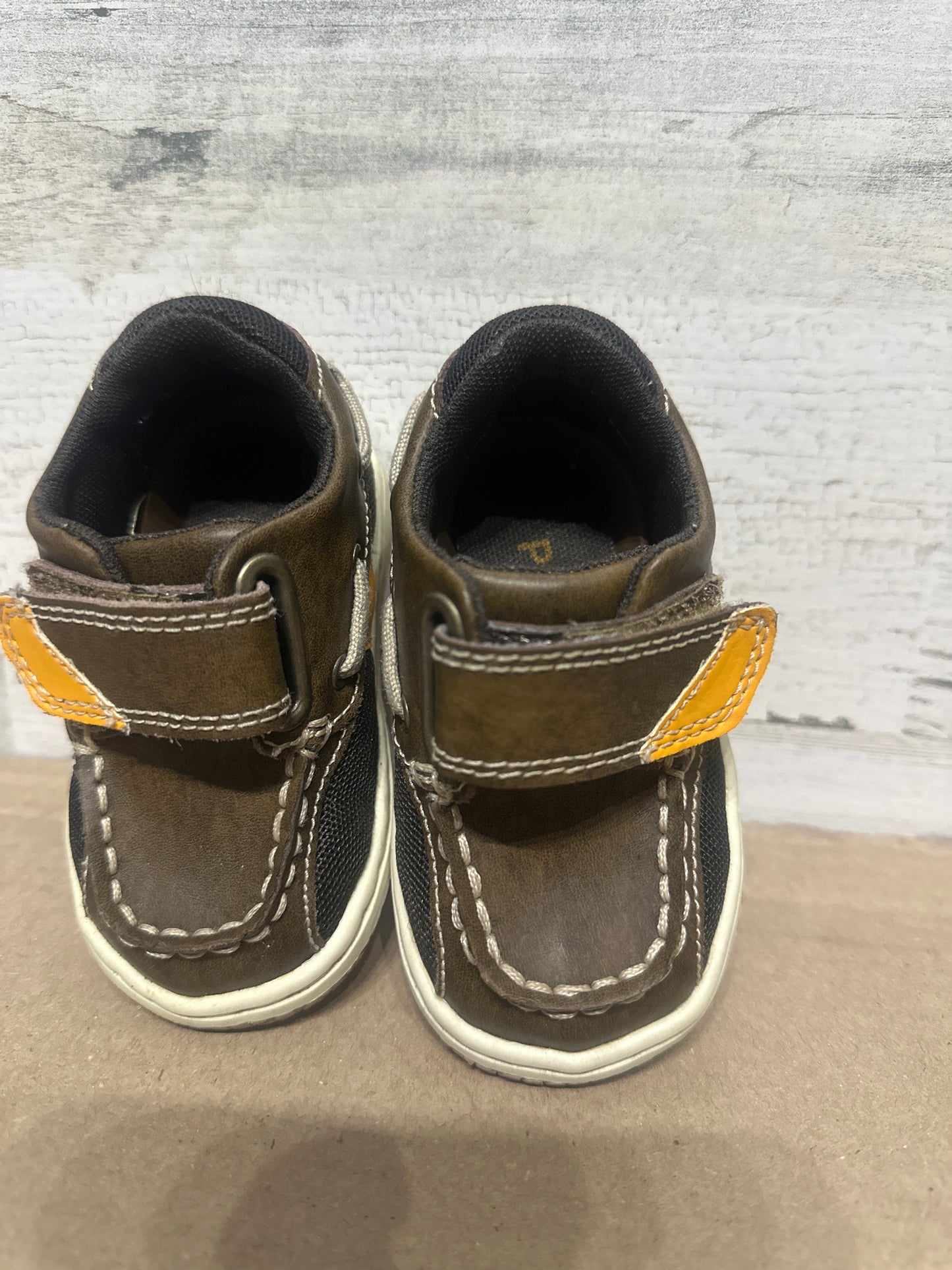 Size 4.5 WW (Extra Wide) Toddler Perfection By Jumping Jacks Shoes - Very Good Used Condition