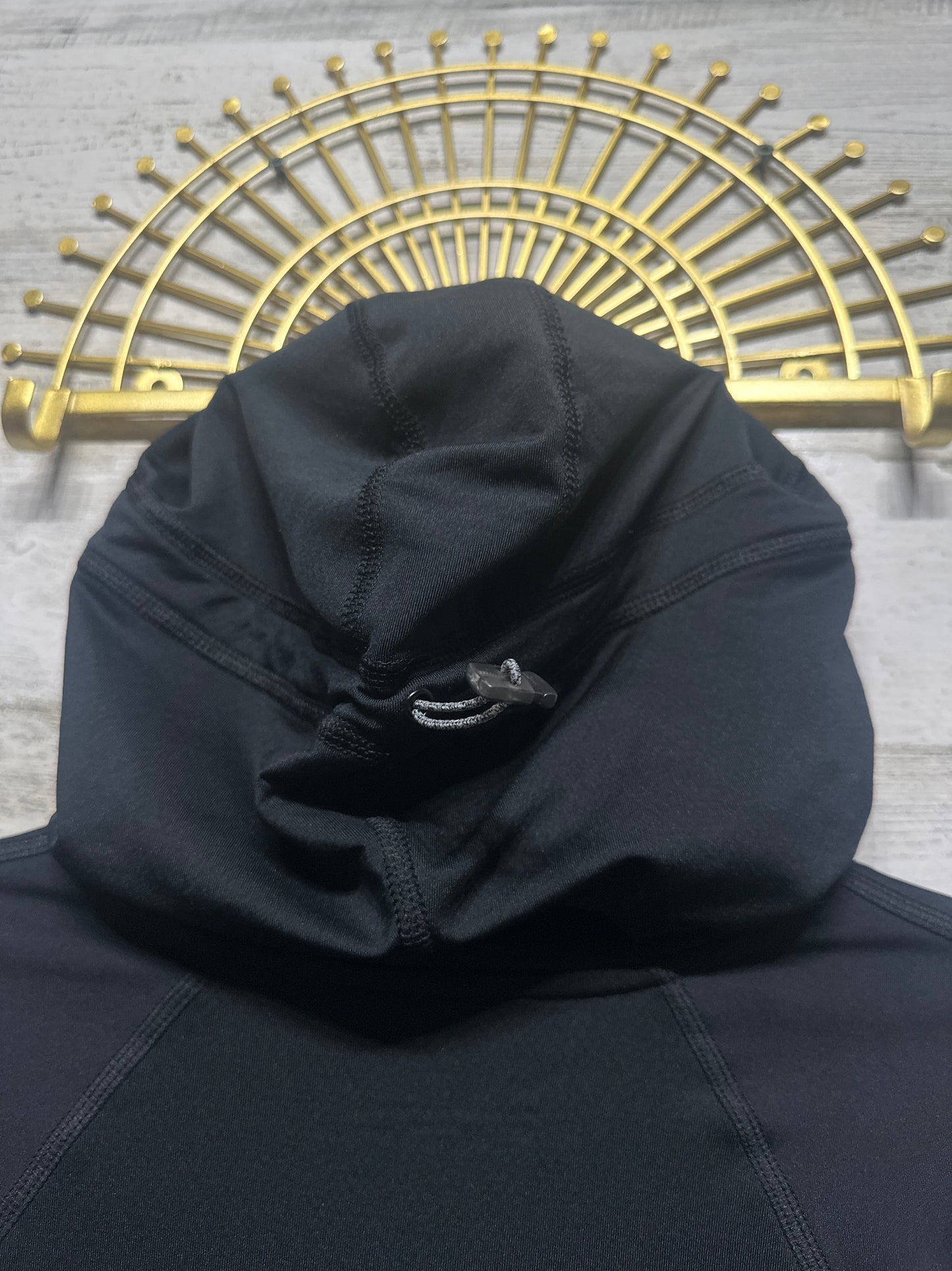 Women's Size Large Under Armour Run Fitted COLDGEAR Black Hoodie with Face Mask - Very Good Used Condition