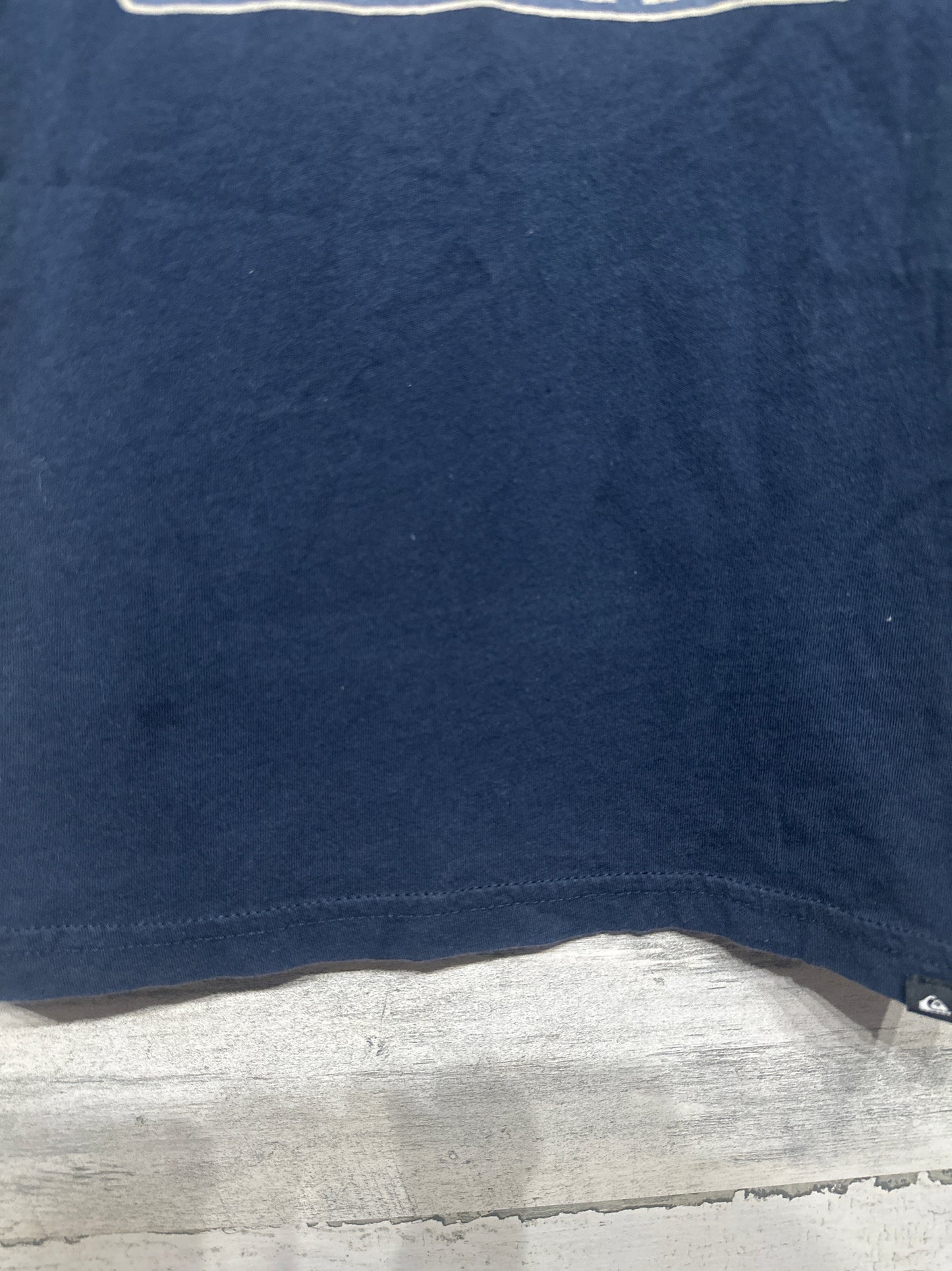 Boys Preowned Size 6 (Medium) Quicksilver T-Shirt - Play Condition**