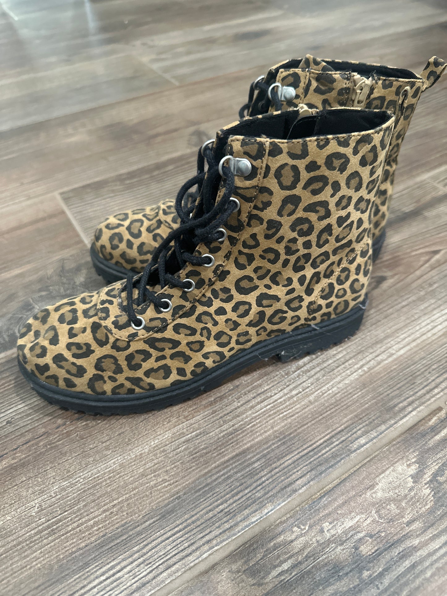 Girls Size 5 Old Navy Leopard Boots - Very Good Used Condition