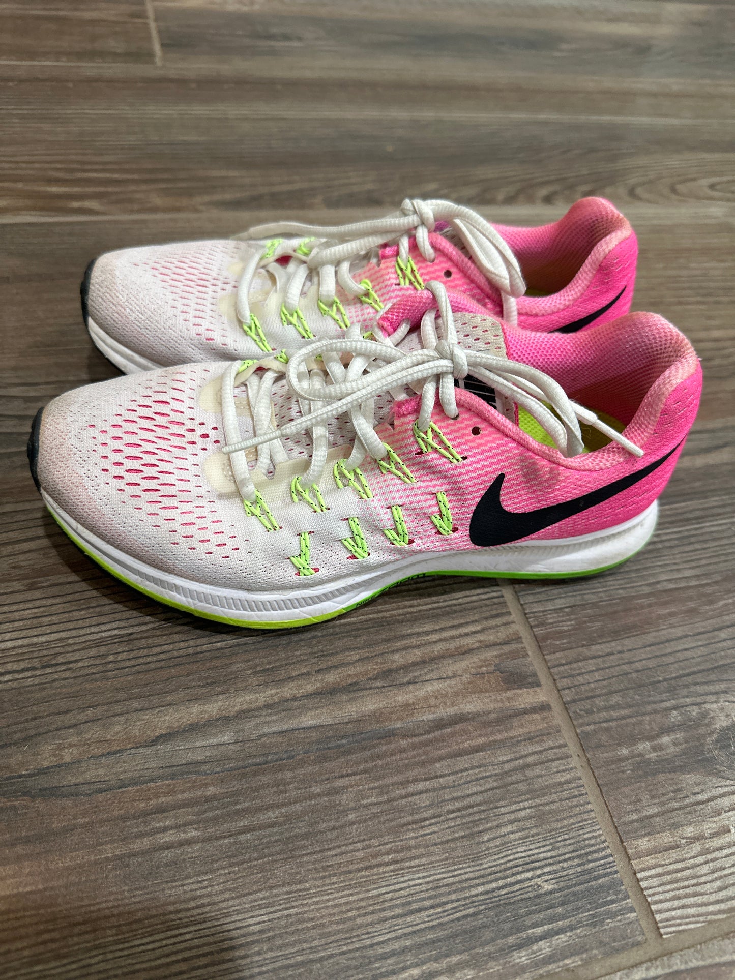 Women’s Size 6 NikeZoom Pegasus 33 Shoes - Good Used Condition