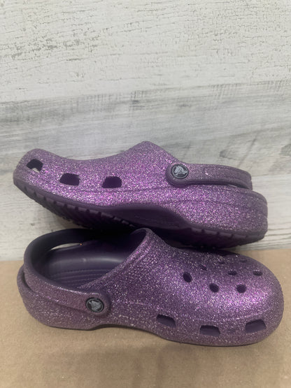 Girls Size J5 (Youth 5) Crocs Glitter Purple Clogs - Very Good Used Condition