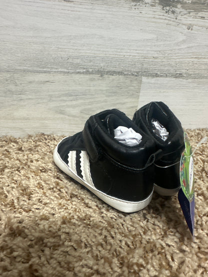 Boys Size 6-12m Black and White Infant Shoes - New With Tags