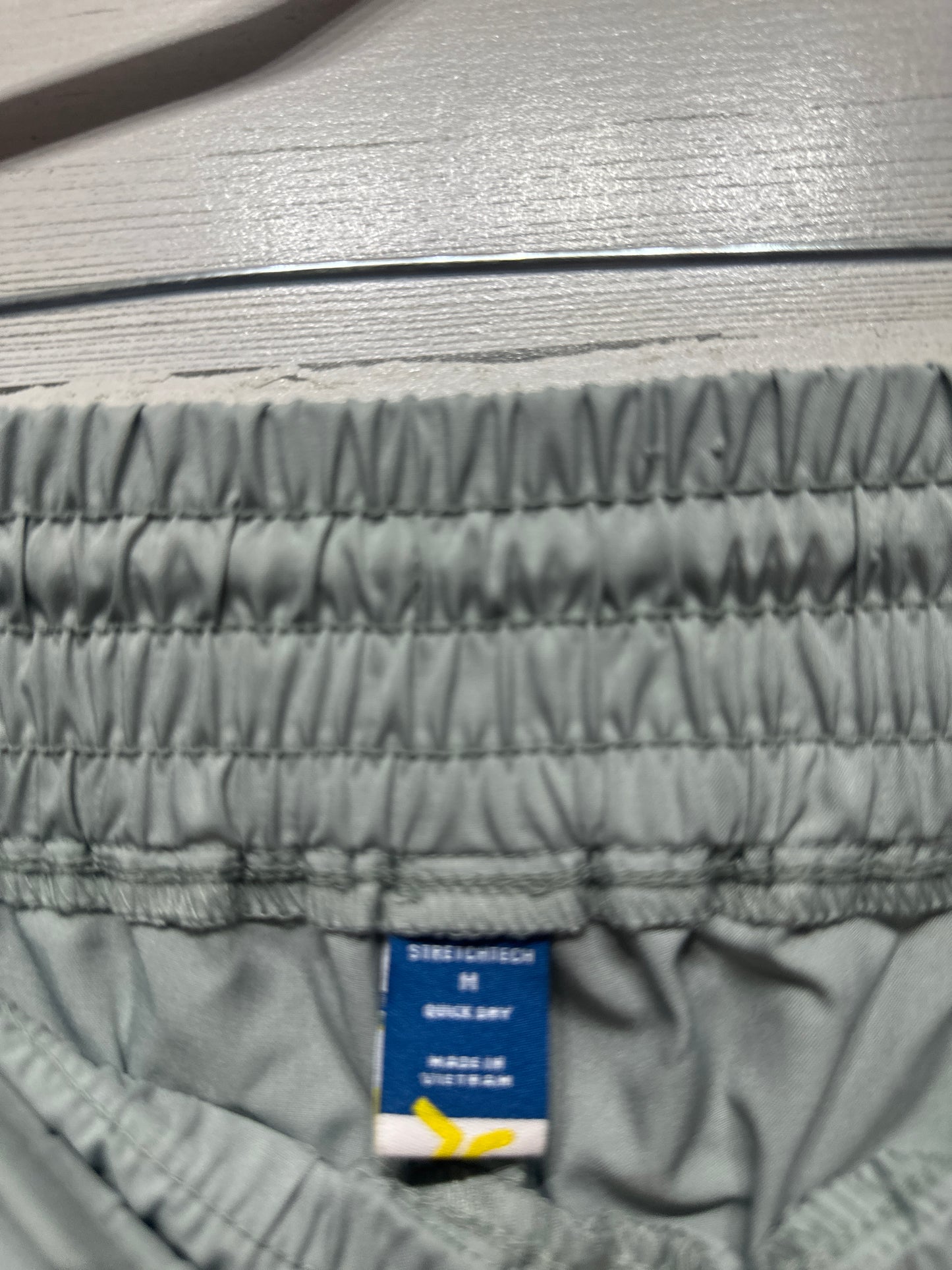 Women's Size Medium Old Navy Stretch Tech Joggers - Sage Green - Very Good Used Condition