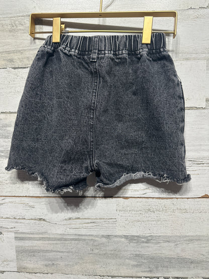 Girls Size 6-7 Pull On Distressed Black Shorts - Good Used Condition