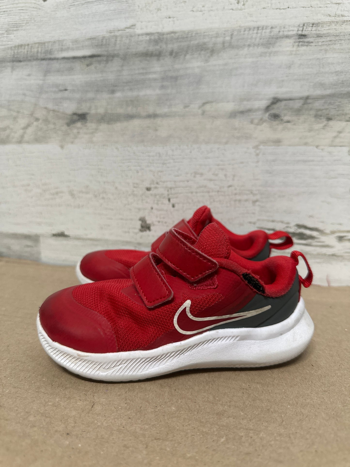 Size 8 (Toddler) Nike Red StarRunner Shoes - Play Condition*