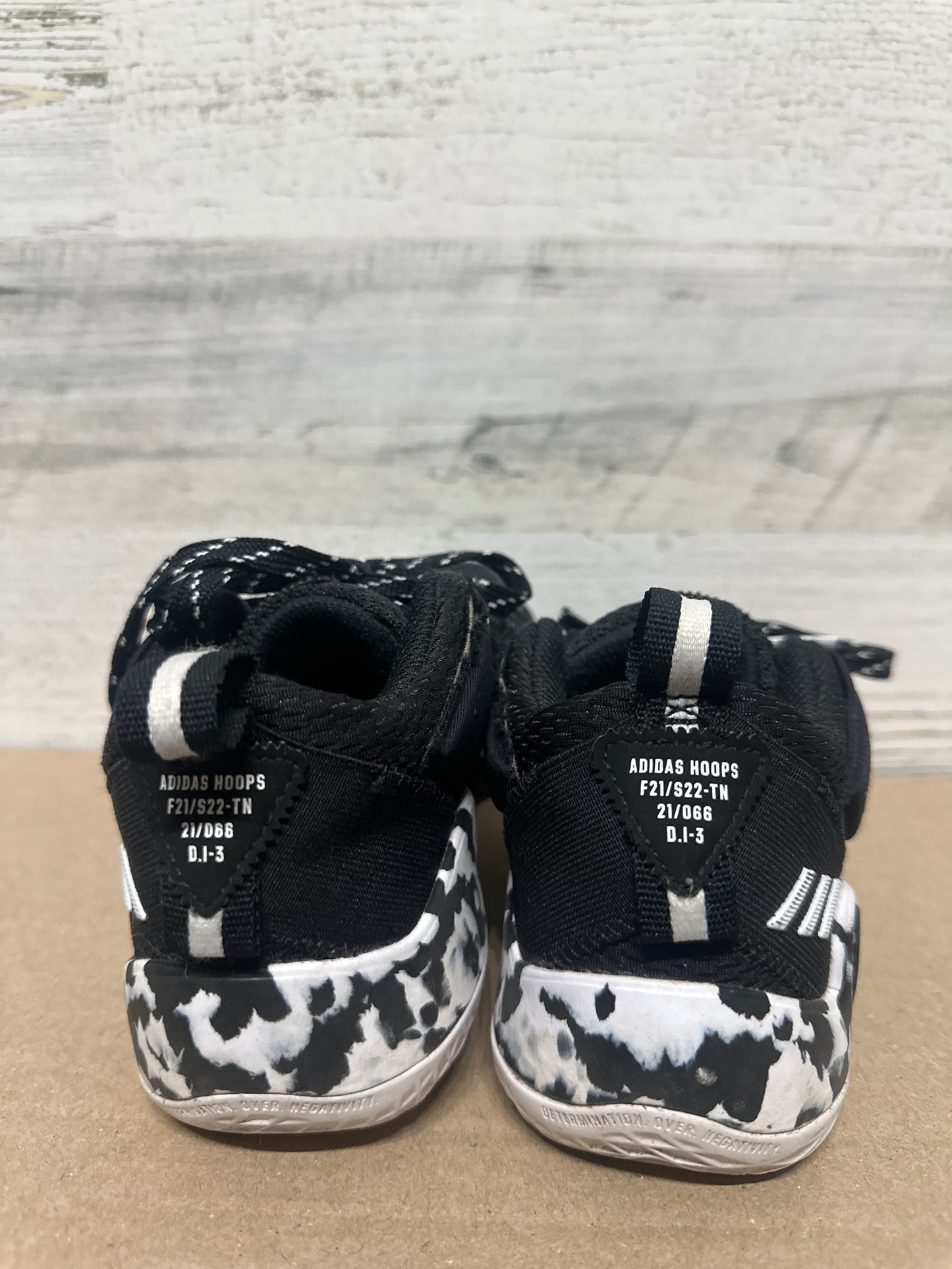 Boys Size Youth 1 Kids Adidas Hoops Basketball Shoes - Good Used Condition