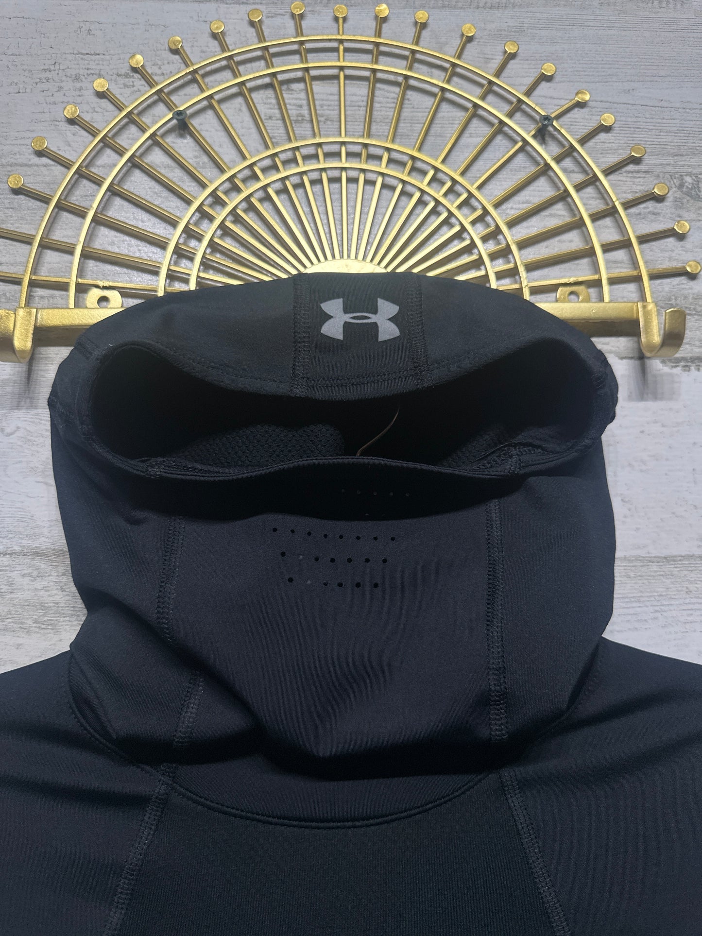 Women's Size Large Under Armour Run Fitted COLDGEAR Black Hoodie with Face Mask - Very Good Used Condition