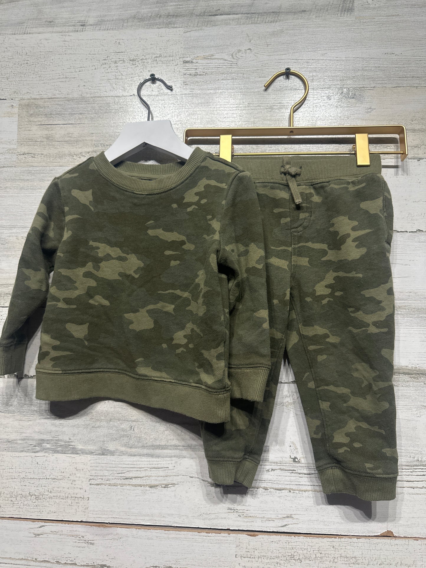 Boys Preowned Size 18-24m Janie and Jack Camo Sweatsuit - Good Used Condition*