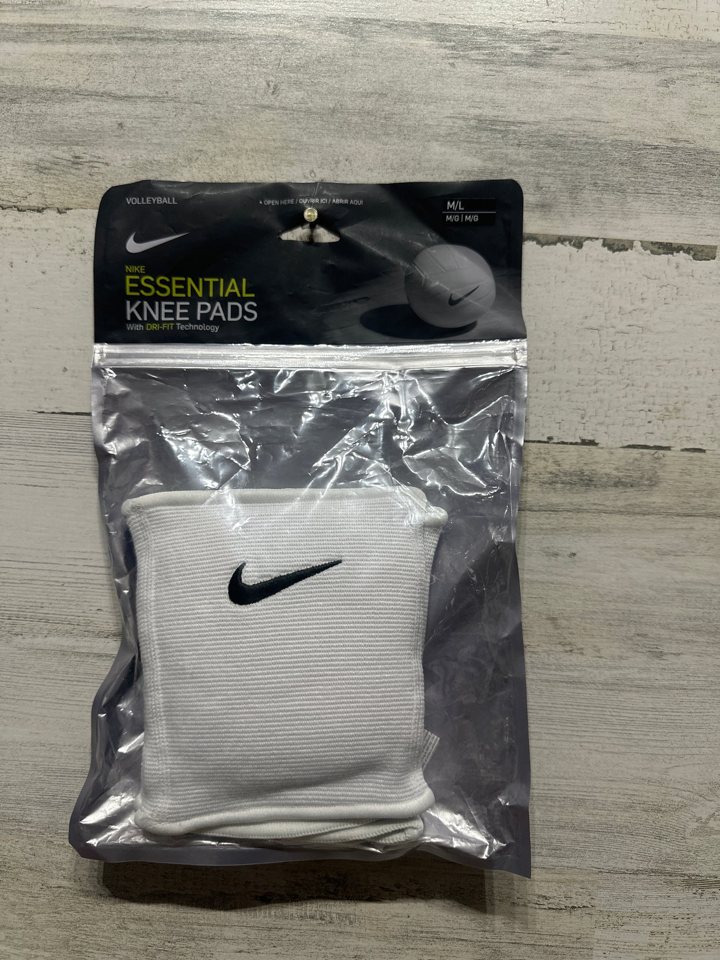 Size M/L Nike Volleyball Essential Knee Pads with Drifit Technology - New In Package