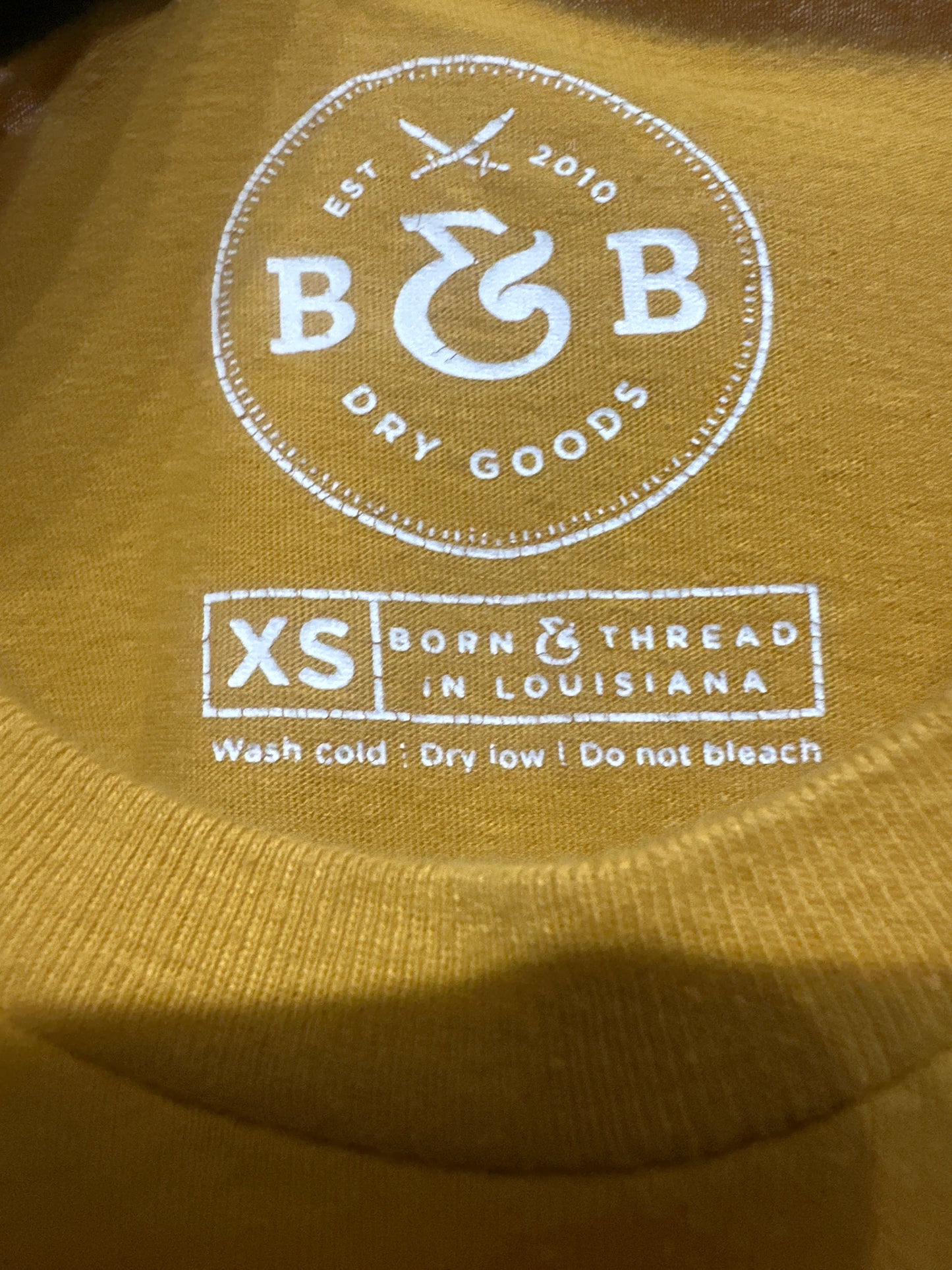 Women's Size XS B&B Dry Goods LSU Tigers Cropped T-Shirt - Good Used Condition