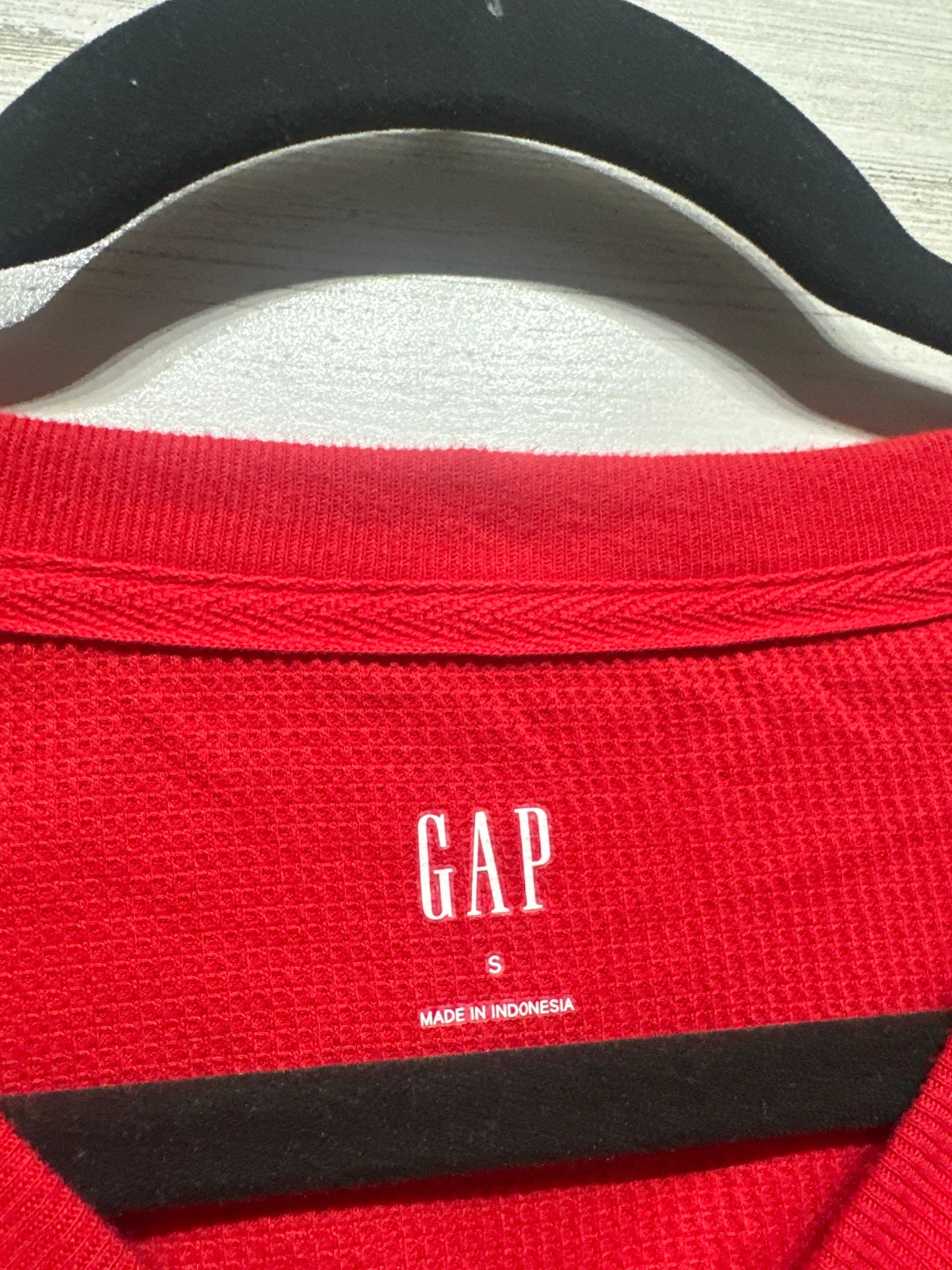 Women’s Size Small Gap Red Long Sleeve Thermal Shirt - Very Good Used Condition