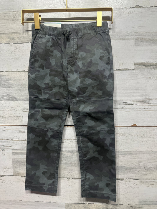 Boys New Size 4t Cat and Jack Camo Pants - New With Tags