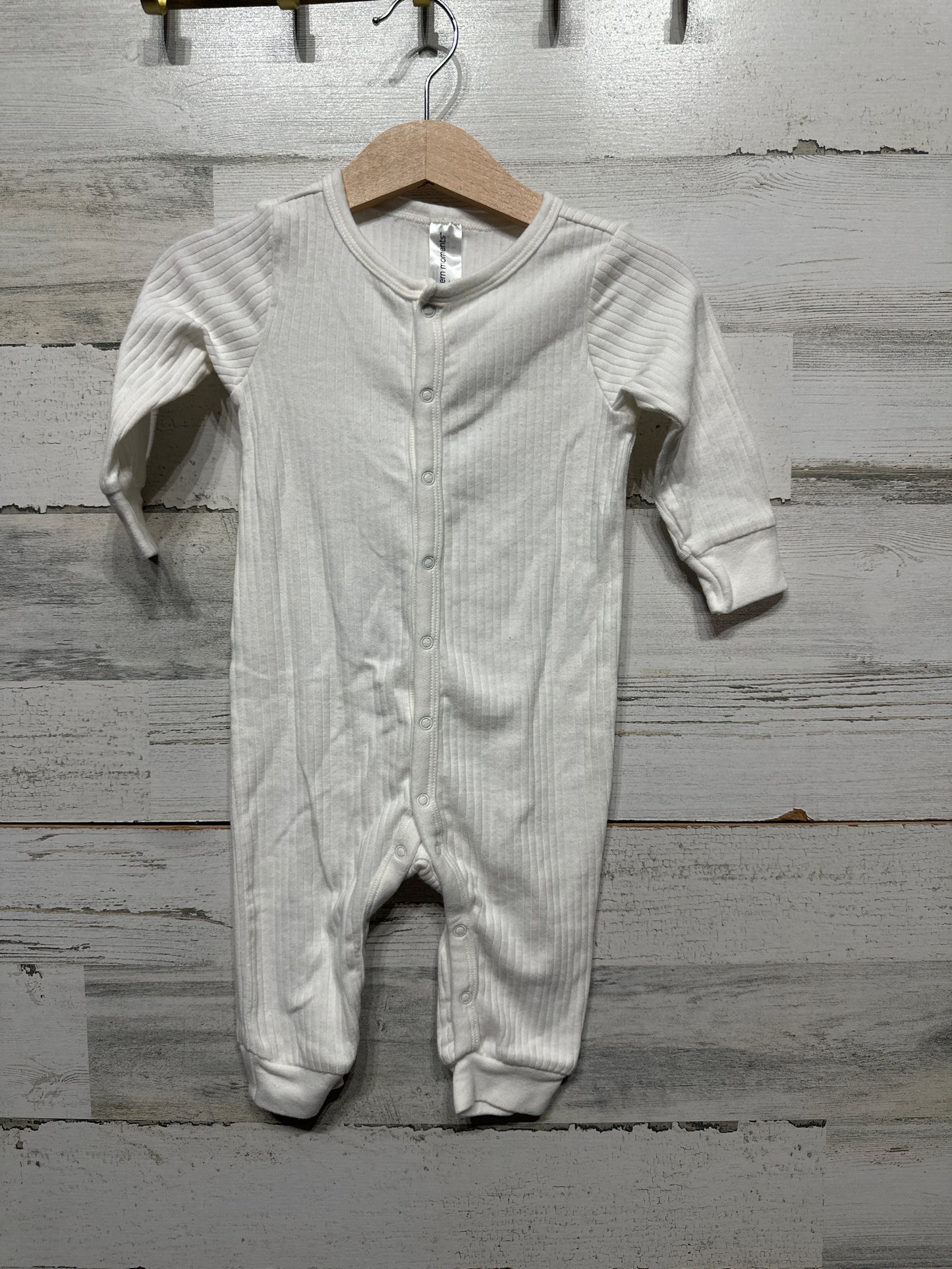 Boys Preowned Size 6-9m Modern Moments White Ribbed Romper - Good Used Condition