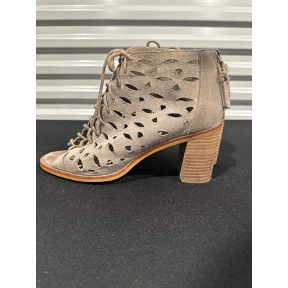 Gianni Bini Peep Toe Booties Women 9 Taupe Suede Laser Cut Lace Up EUC