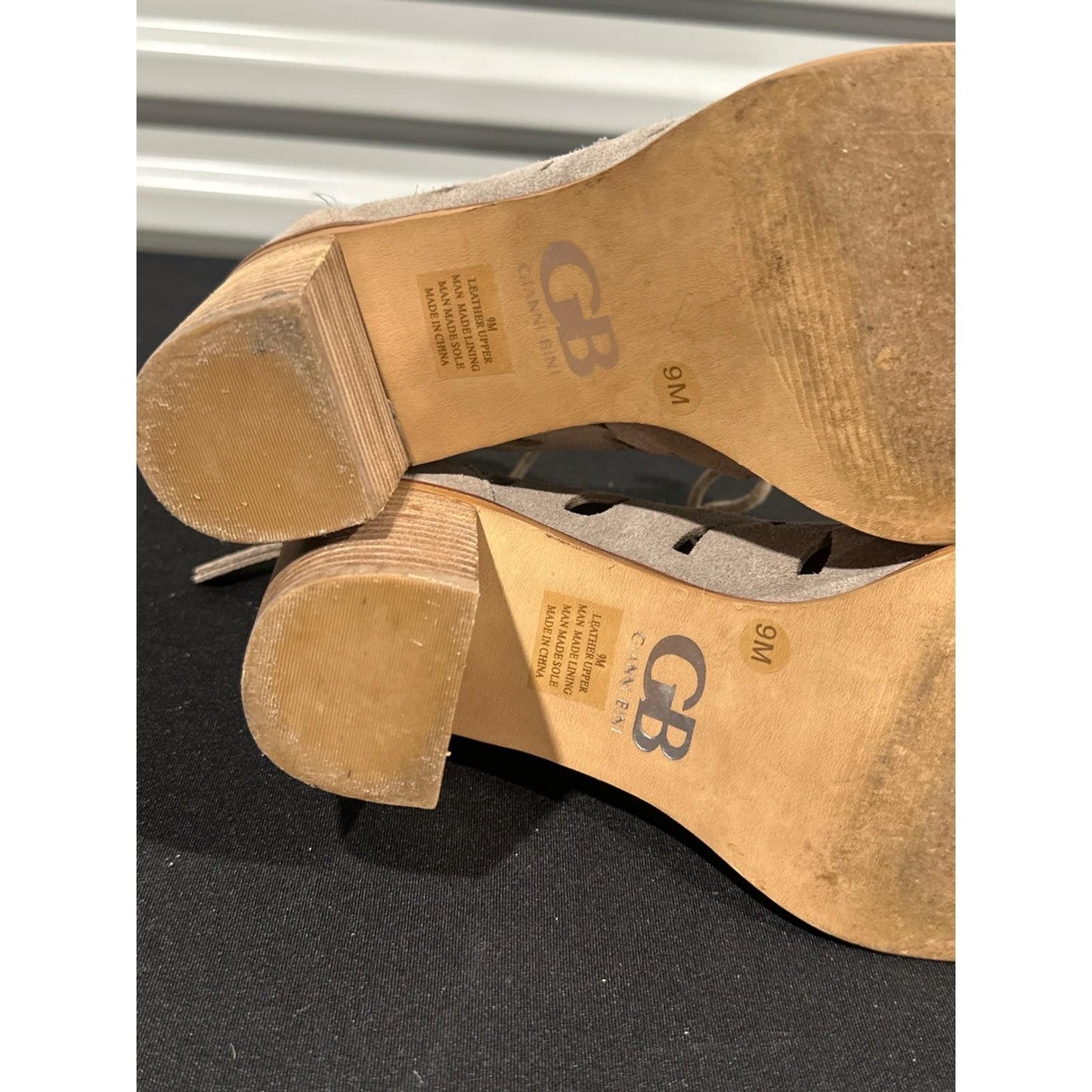 Gianni Bini Peep Toe Booties Women 9 Taupe Suede Laser Cut Lace Up EUC