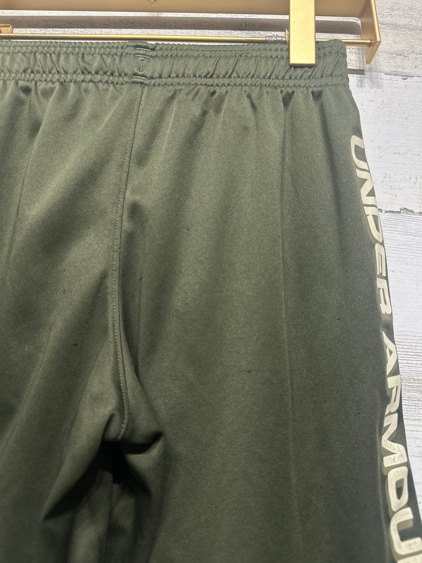 Boys Size Youth Small Under Armour Olive Green Shorts - Play Condition**