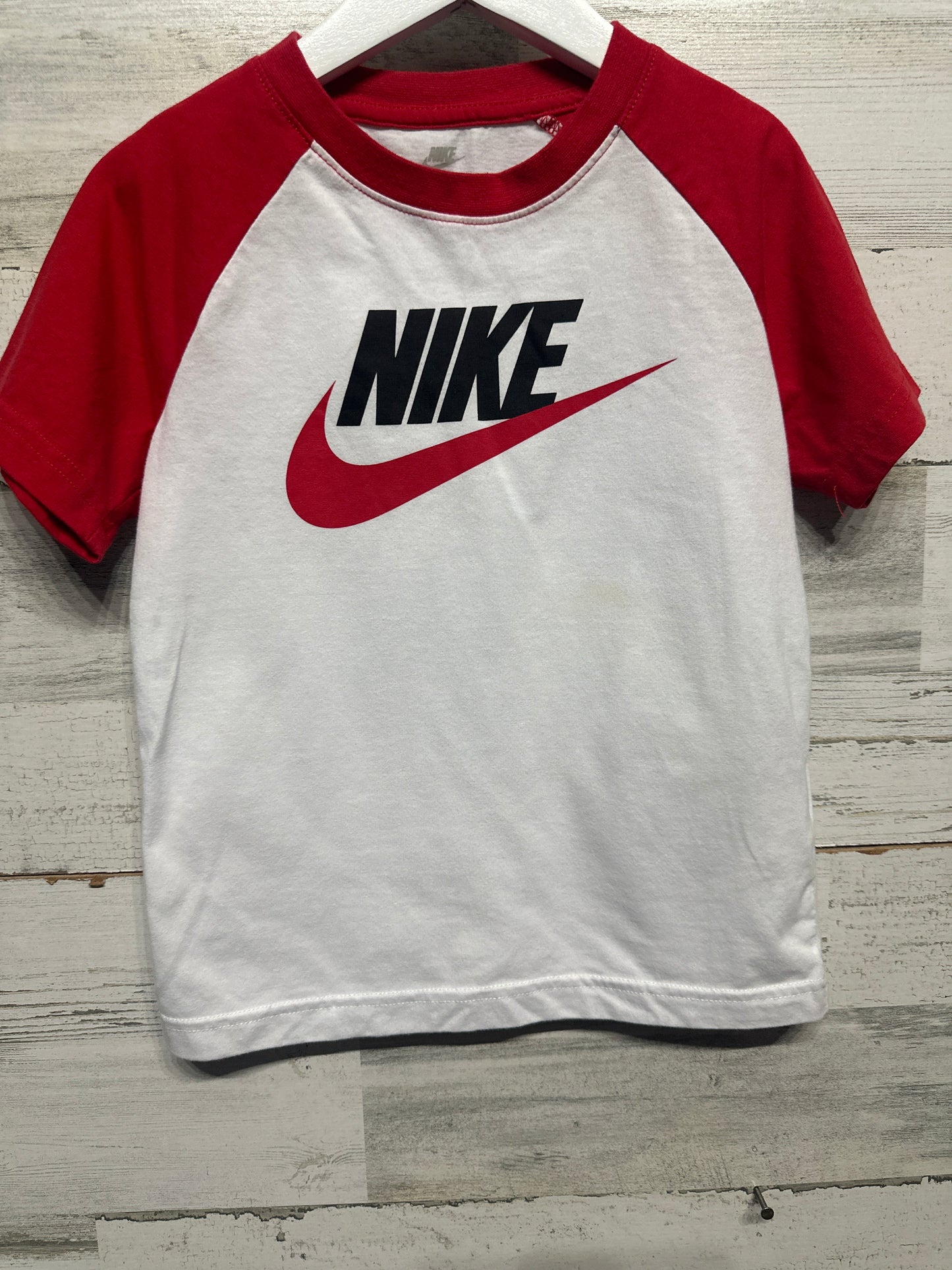 Size 6 (Fits 5-6) Nike Shirt - Play Condition*