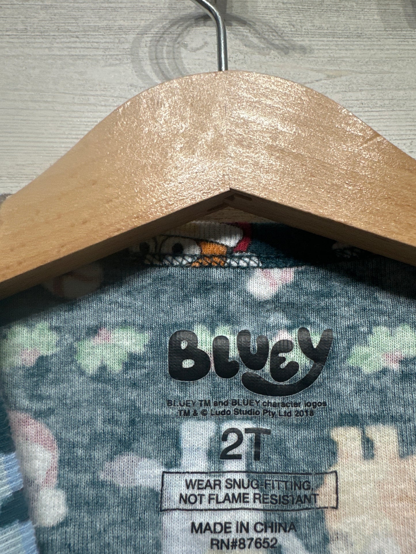 Bluey Holiday Two Piece Pajama Set Toddler 2t GUC