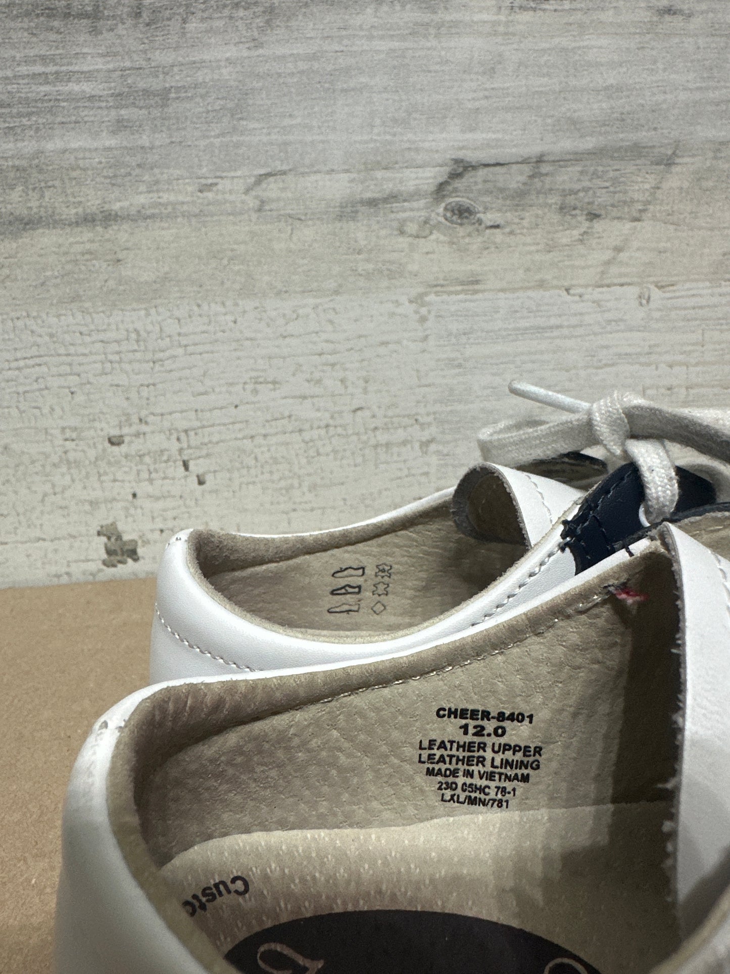 Size 12 Medium (Kids) Footmates White/Black Shoes - Very Good Used Condition