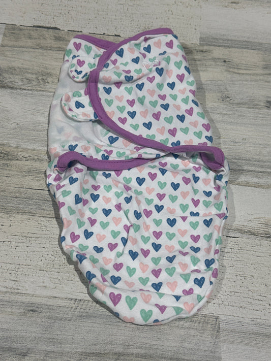 Swaddle Me ( 7 - 14 lbs )  Cotton Heart Print Velcro Swaddle Blanket - Girls Size 7 - 14 lbs - Very Good Used Condition