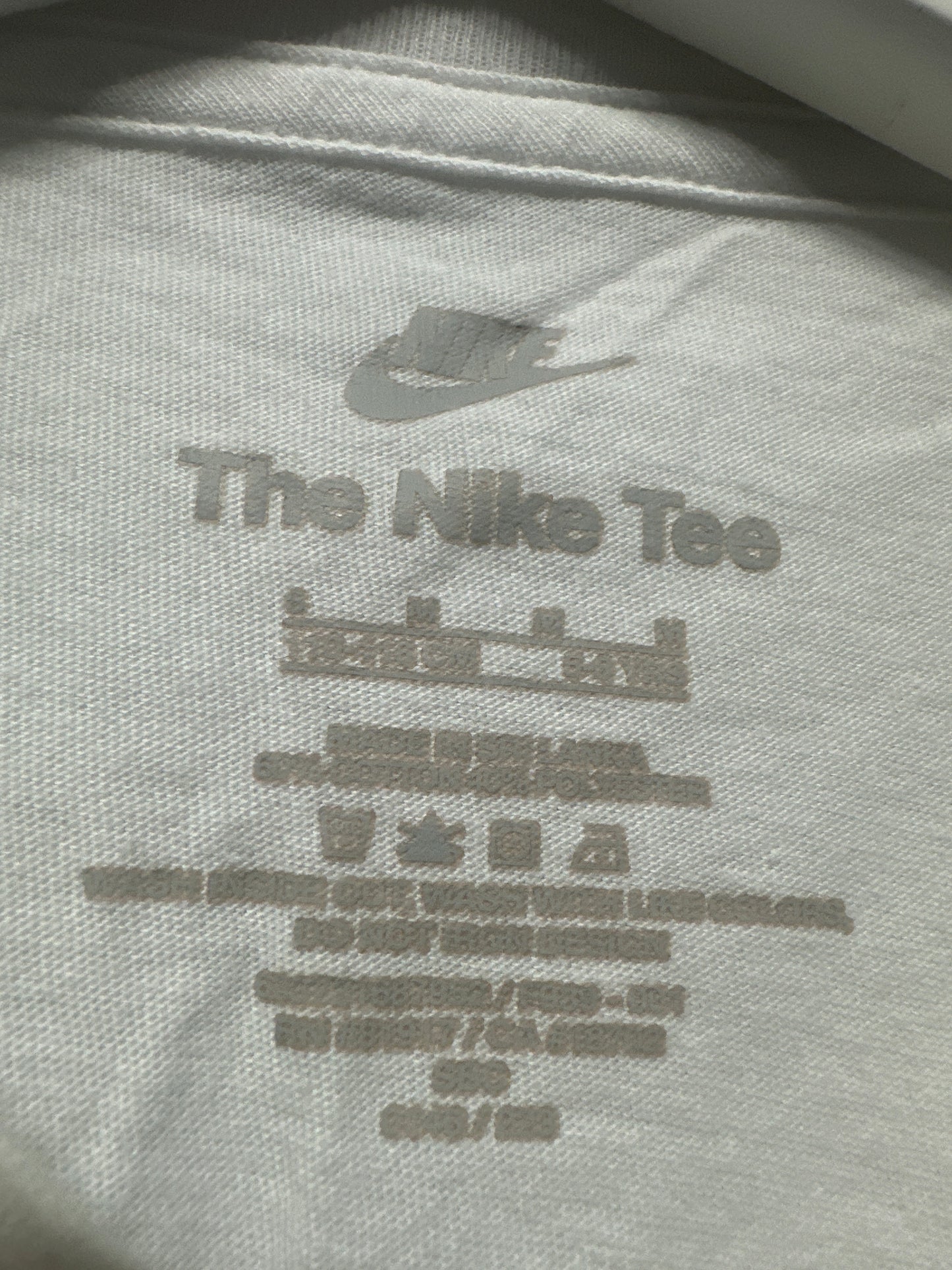 Boys Size 6 (Fits 5-6 Years) Nike Air T-Shirt - Good Used Condition