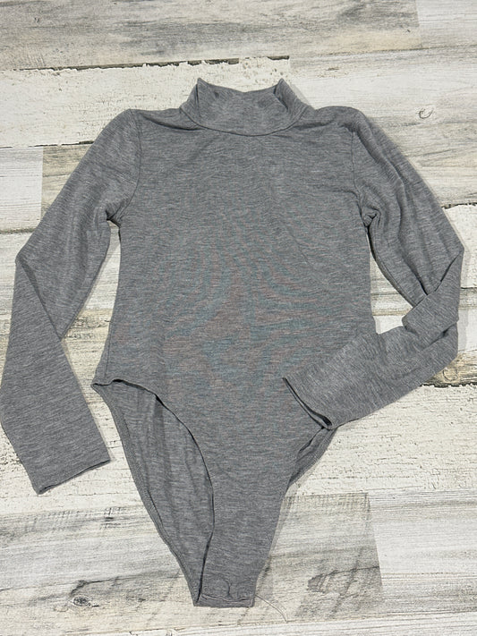 GB Girls Grey Soft Bodysuit - Girls Size Small (Fits Like 7/8) - Very Good Used Condition