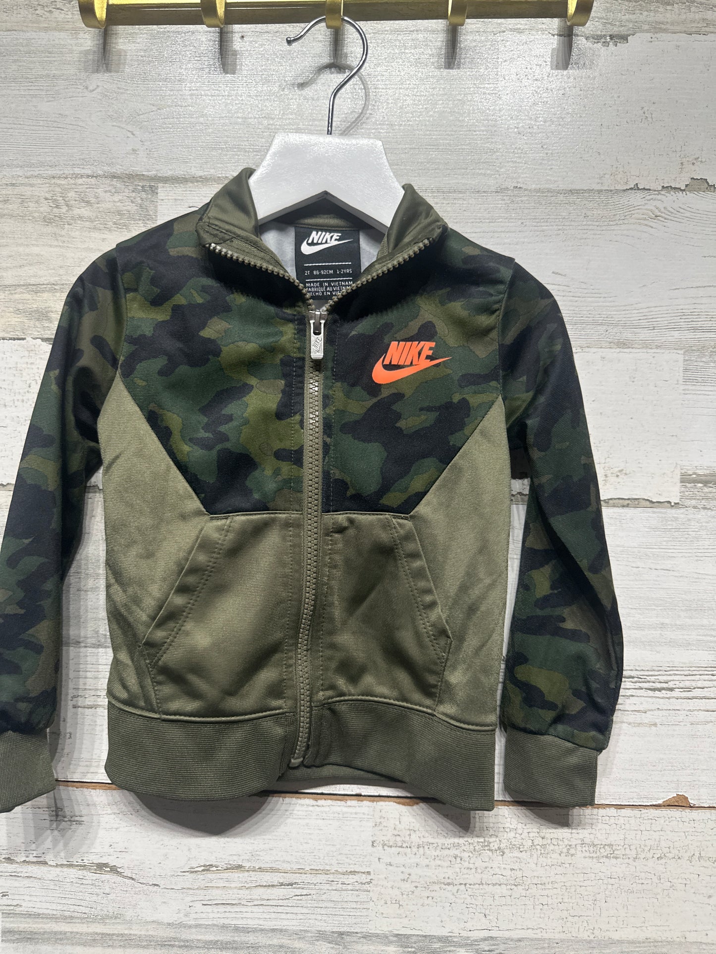 Boys Size 2t (Fits 1-2 Years) Nike Camo Jacket - Very Good Used Condition