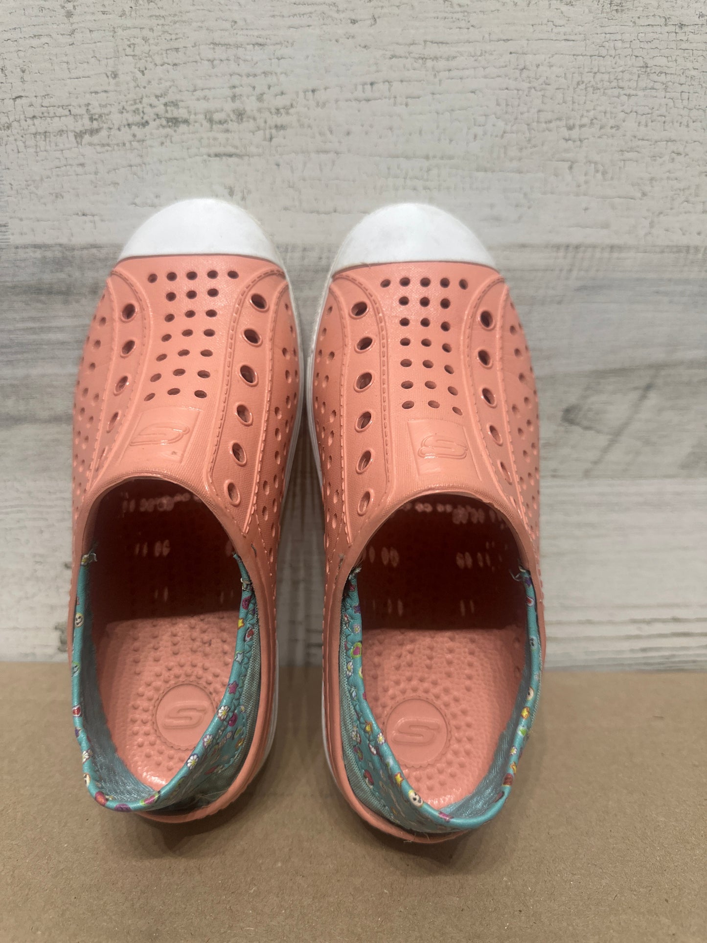 Girls Size Youth 3 Skechers Foamies Slip On Shoes - Good Used Condition